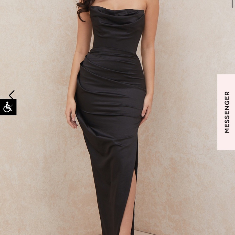 Black tie house of CB gown. Built in corset. Stunning for events